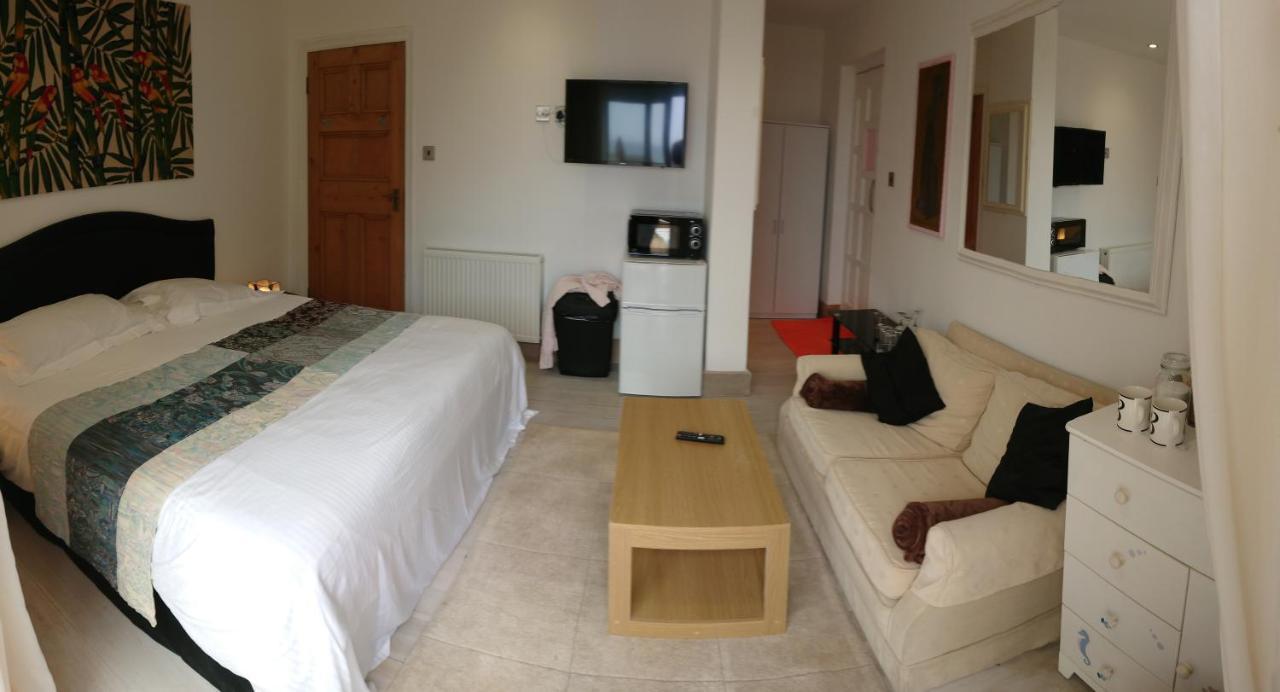 Surf Lookout - King Size En-Suite With Sea Views New Quay Esterno foto